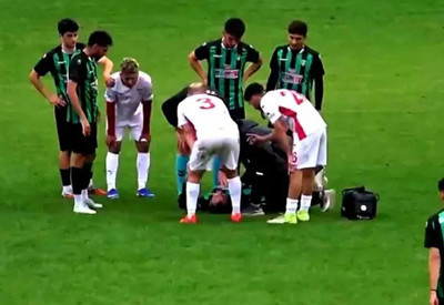 Maçın son dakikalarında fenalaşan futbolcu kalp krizi geçirdi