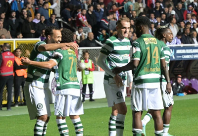 Bursaspor deplasmanda 4 golle kazandı: Liderliğe yükseldi