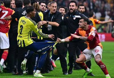 Derbi sonrası iki kırmızı kart: Abdülkerim Bardakcı ve Archie Brown atıldı