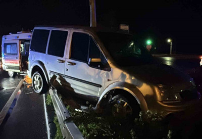 Rize'de hastayı bırakıp dönen ambulansla araç çarpıştı: 5 yaralı