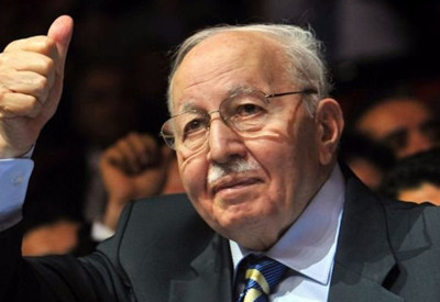 Eski Başbakan Necmettin Erbakan'ın papyonlu fotoğrafı ortaya çıktı