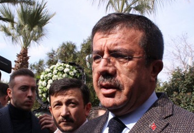 Zeybekci’den Soyer'in yemek davetine yanıt:  Yalnız gitmesinde fayda var