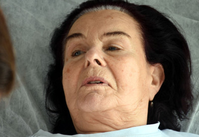 Ünlü oyuncu Fatma Girik hastaneye kaldırıldı!