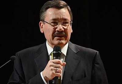 Melih Gökçek'e bir darbe daha! Üst geçitler sökülüyor