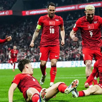 En çok takipçisi olan 25 Türk futbolcu belli oldu: Zirvede rakibine büyük fark attı