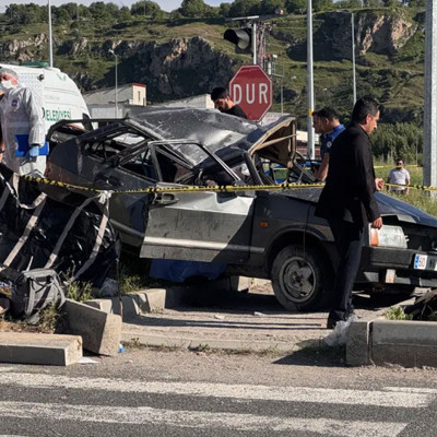 Kayseri'de feci kaza! Üç kişi öldü, 5 yaralı
