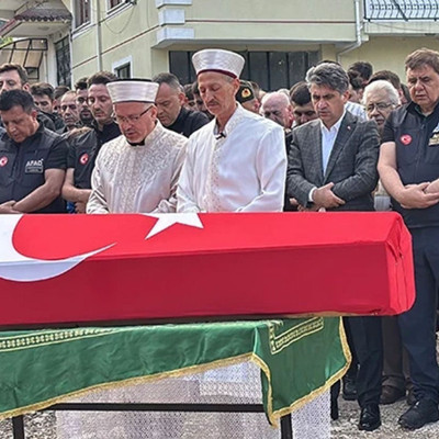 AFAD personeline acı veda! Cenaze namazını babası kıldırdı