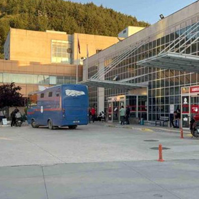 Gelin, 88 yaşındaki kayınpederini döve döve öldürdü