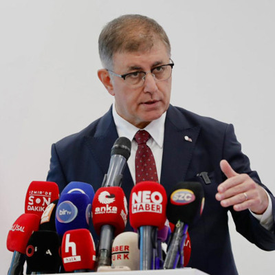 İzmir Büyükşehir Belediye Başkanı Cemil Tugay CHP’den istifa etti