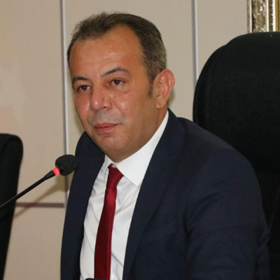 Tanju Özcan CHP'den istifa ettiğini açıkladı