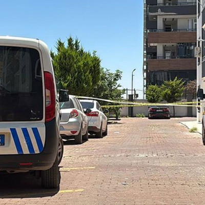 Kucağına aldığı çocuğuyla 8'inci kattan atladı: Anne öldü, çocuk ağır yaralandı