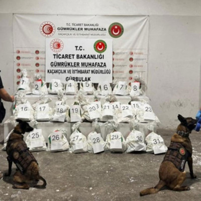 Mersin ve Ağrı'da dev operasyon! 8 milyar değerinde uyuşturucu madde ele geçirildi