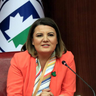 İzmit Belediye Başkanı Fatma Kaplan Hürriyet görevden uzaklaştırıldı