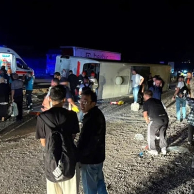 Kırıkkale'de yolcu otobüsü devrildi: Çok sayıda yaralı var
