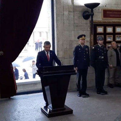 Yeni Parti Genel Başkanı Özgür Özel Anıtkabir'i ziyaret etti