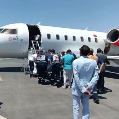 Mısır'da kaza geçiren 3 Türk hava ambulansıyla Türkiye'ye getirildi