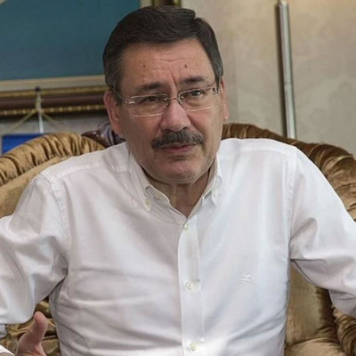 YENİ Parti, Melih Gökçek'in bağışını iade etti! "Milletimizin helal bağışlarına haram karıştırmayız"