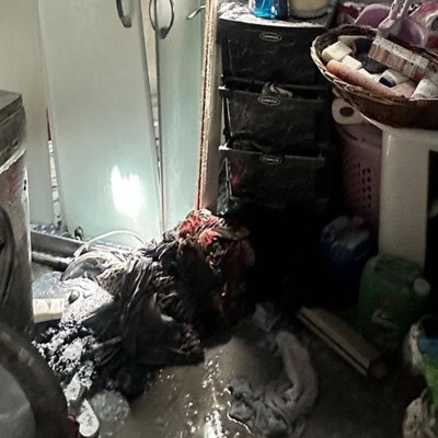 İlaçlama yapılan evde çamaşır makinesi patladı: Ortalık savaş alanına döndü
