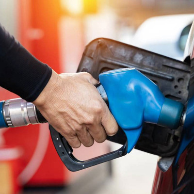 Motorin ve benzinin litre fiyatına dev zam geliyor! Araç sahiplerinin moralleri alt üst olacak