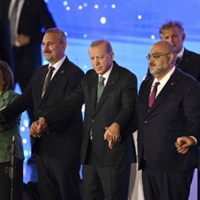 3 milletvekili daha AK Parti'ye katıldı! Rozetlerini Cumhurbaşkanı Erdoğan bizzat taktı