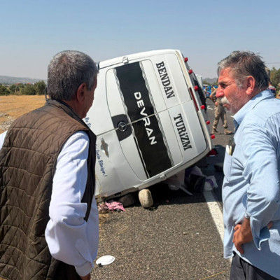 Nişan yolunda feci kaza! 5 kişi hayatını kaybetti