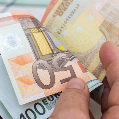 Komşuda maaşlar uçuşa geçti! Ortalama ücret belli oldu
