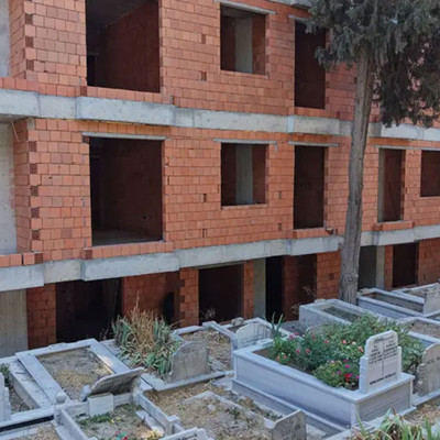 Görenler şaşkına döndü! Sahibinden mezara sıfır daire