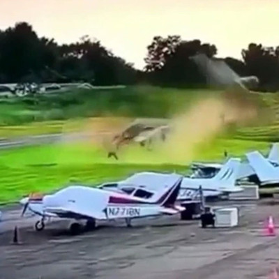ABD'de polis helikopteriyle çarpışan uçağın pilotu öldü