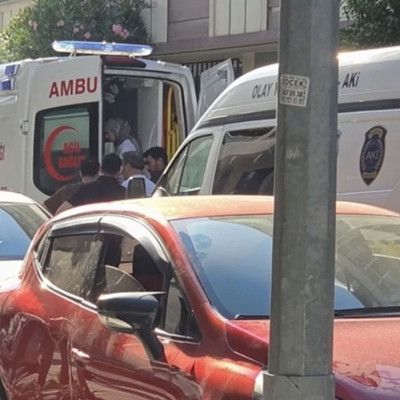 İstanbul'da bir kişi evinde boğazı kesilmiş halde ölü bulundu
