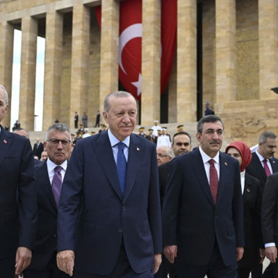 Cumhurbaşkanı Erdoğan başkanlığındaki devlet erkanı Anıtkabir'i ziyaret etti