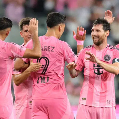 Messi tek başına dağıttı. 39 yaşındaki yıldız attığı 4 golle maça damga vurdu