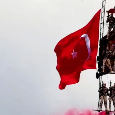 30 Ağustos İstanbul'da coşkuyla kutlandı! 15 gemi İstanbul Boğazı'ndan geçti