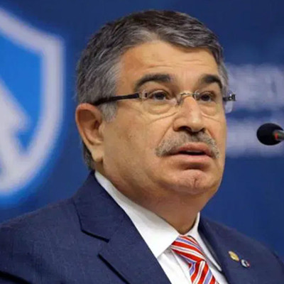 Eski bakana yurt dışına çıkış yasağı! 'Çakarlı' aracı bin liraya kiraya vermiş