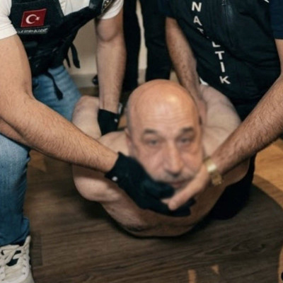 Adalet Bakanı Akın Gürlek duyurdu! Firari uyuşturucu baronu yakalandı!