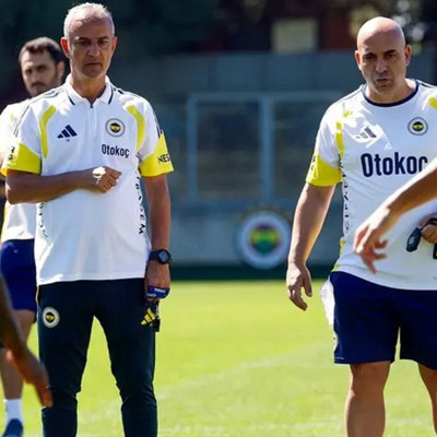 Ve Fenerbahçe beklenen kareyi paylaştı! İsmail Kartal takımın başında antrenmana çıktı