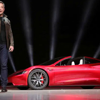 Uzun süredir erteleniyordu. Tesla Roadster 1 Ekim'de tanıtılacak