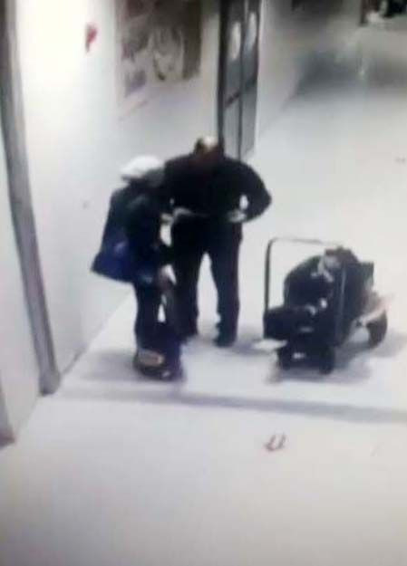 Silahı görünce katilinin elini tutup direnmiş - Resim: 2