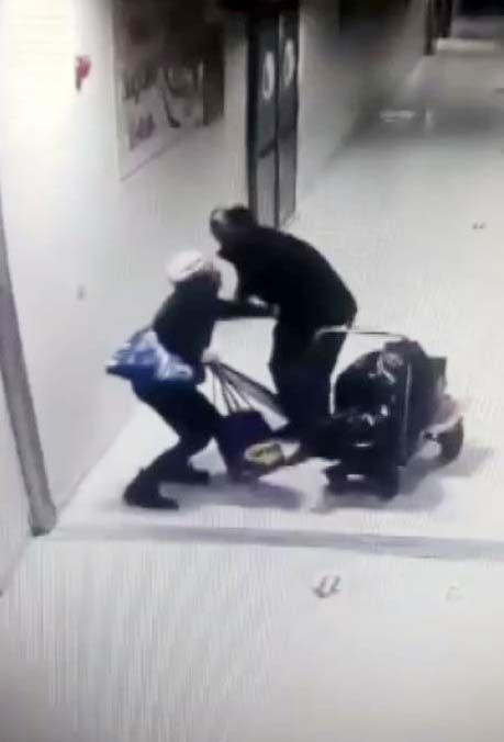 Silahı görünce katilinin elini tutup direnmiş - Resim: 1