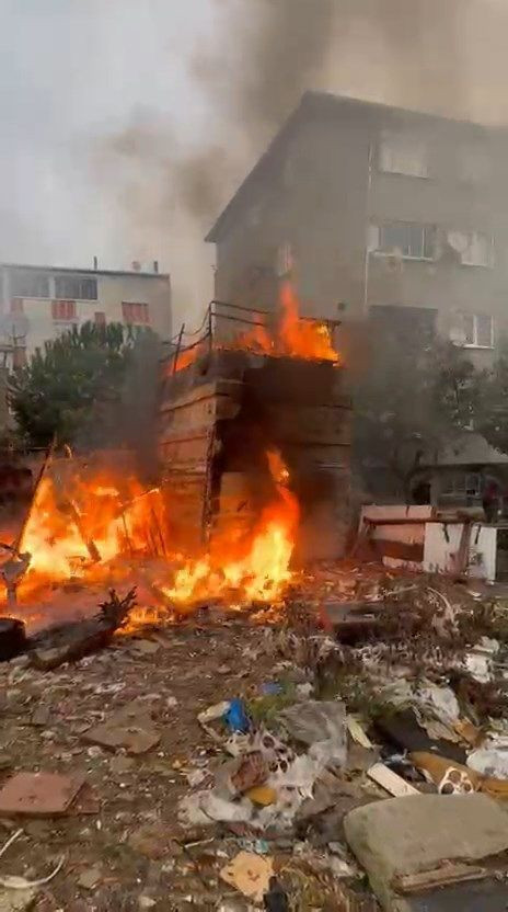 Avcılar'da kümes yangını: 50 hayvan öldü - Resim: 4