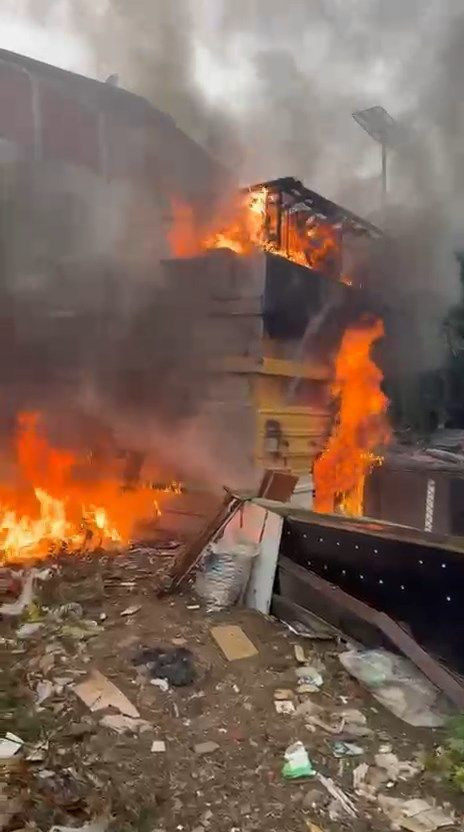 Avcılar'da kümes yangını: 50 hayvan öldü - Resim: 3