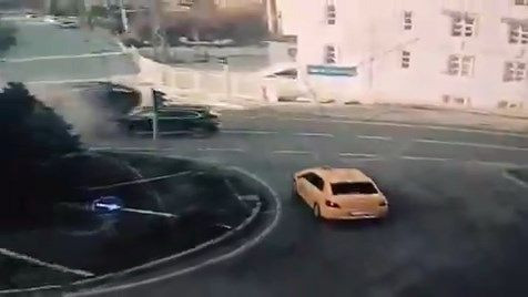 Makam aracı jandarma minibüsüne çarptı; 2 asker yaralandı - Resim: 2