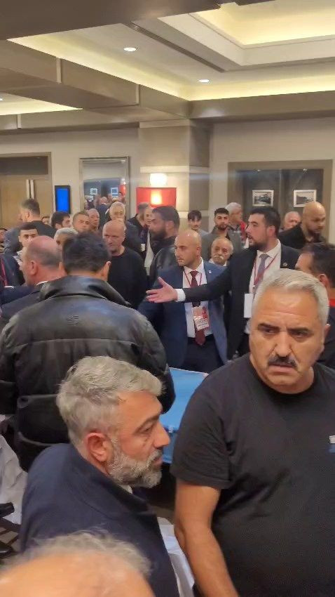 CHP kongresinde kavga: 2 yaralı - Resim: 1
