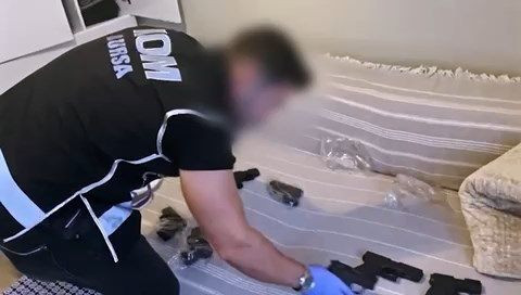 Bursa merkezli 5 ilde 'Çirkinler' ve 'Daltonlar' suç örgütü üyelerine operasyon: 16 tutuklu - Resim: 3