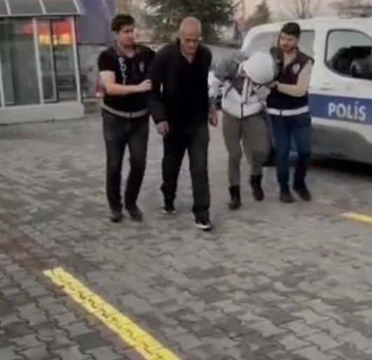 Büyükçekmece'de otobüste yankesicilik kamerada - Resim: 1