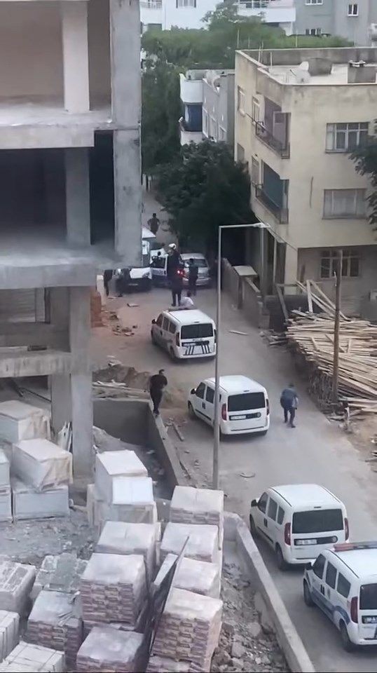 Siirt’te adliyeden firar eden şüpheli, inşaatta saklanırken yakalandı - Resim: 1