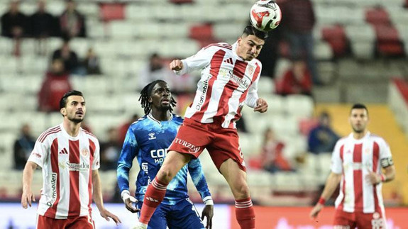 Antalyaspor-Samsunspor maçında 1 penaltı ve 4 gol vardı