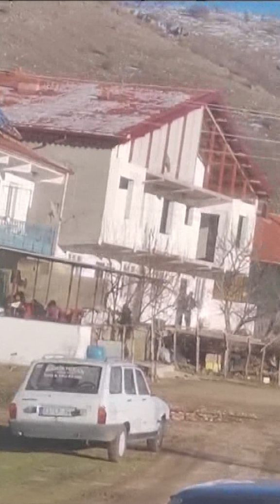 Komşu ailelerin silahlı kavgasında 2 kadın hayatını kaybetti - Fotoğraf: 5
