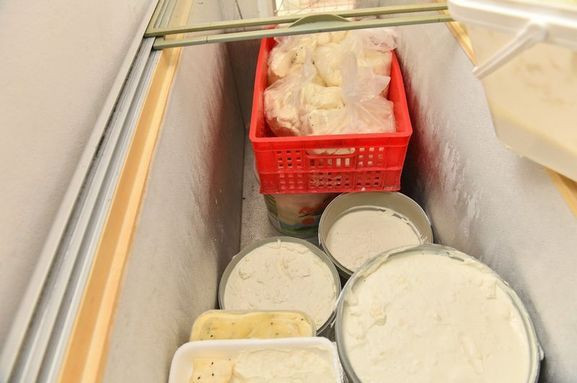 Mersin'de kaçak ve sağlıksız peynir imalathanesi mühürlendi - Resim : 1