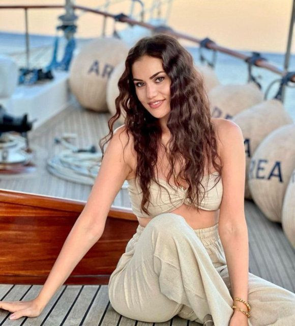 Fahriye Evcen ve Burak Özçivit’in bebeklerinin cinsiyeti belli oldu - Resim: 2