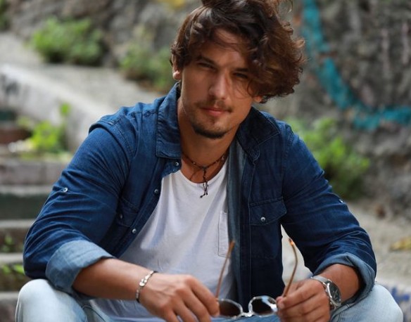 Arka Sokaklar dizisinin yıldızı kansere yakalandı; Sevenlerinden dua istedi - Resim: 4